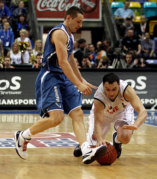 据知情人士 据知情人士